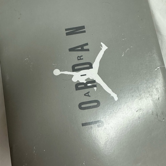 Jordan’s 11 Retro cool 2021 - Picture 8 of 8